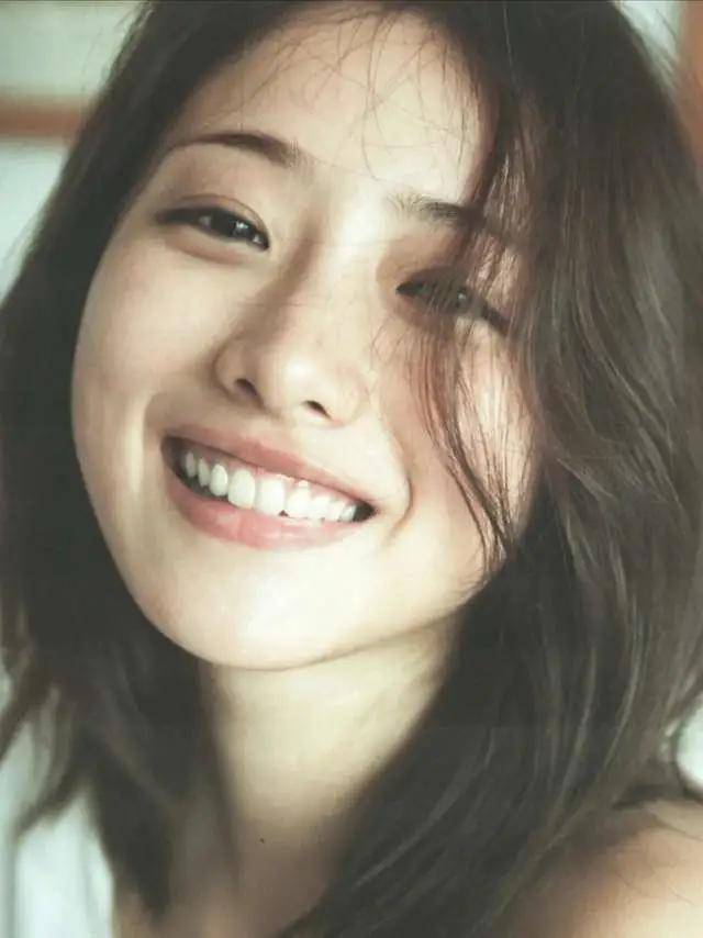 配饰越老越迷人的女人,大多数都有这五个习惯,优雅气质让人羡慕