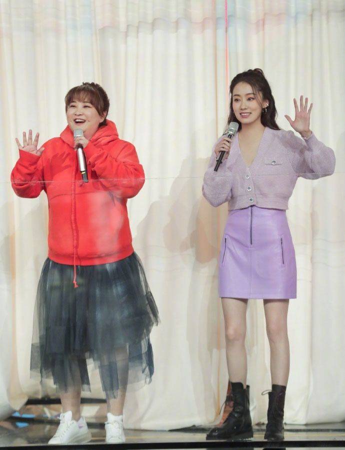 骨子里 贾玲胖得很坦荡，把仙气纱裙穿出“围裙”的感觉，骨子里依然自信