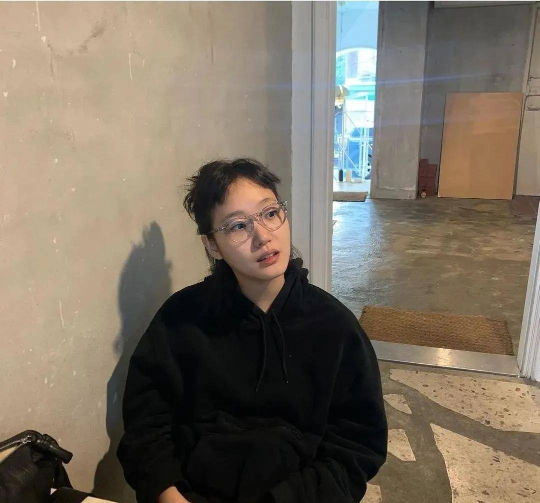 卷发她的新发型又火了！秋冬做头发，不妨从她身上找找灵感