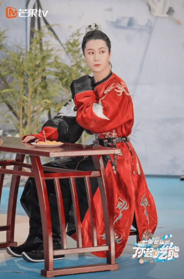 刘昱 汉服又出圈了，国风传统很火