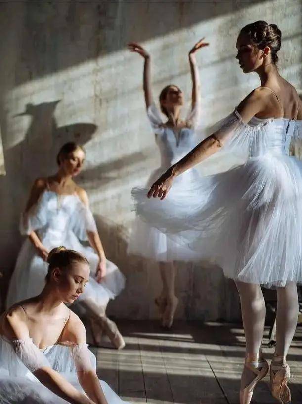 配饰越老越迷人的女人,大多数都有这五个习惯,优雅气质让人羡慕