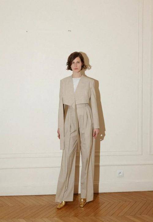 脚踝 “拖地裤”能有多好穿？看王子文就知道了，这样穿时髦显高显腿长