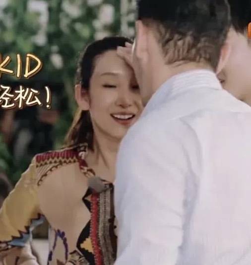 发型撞脸葛优、演清宫戏不用剃头，“秃头”毁了多少高颜值明星？