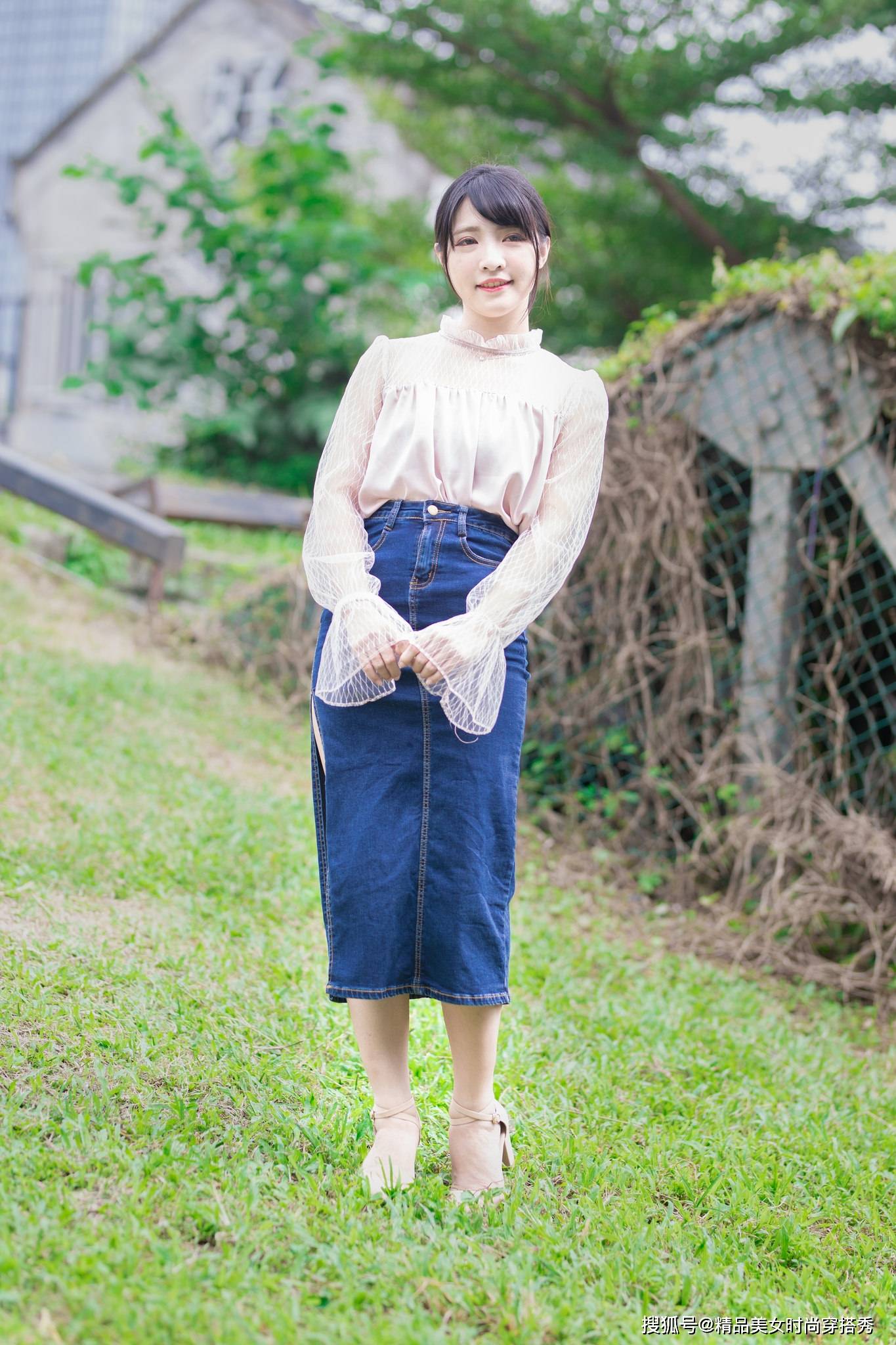 松紧 牛仔裙怎么搭配好？这样穿让你美出新高度