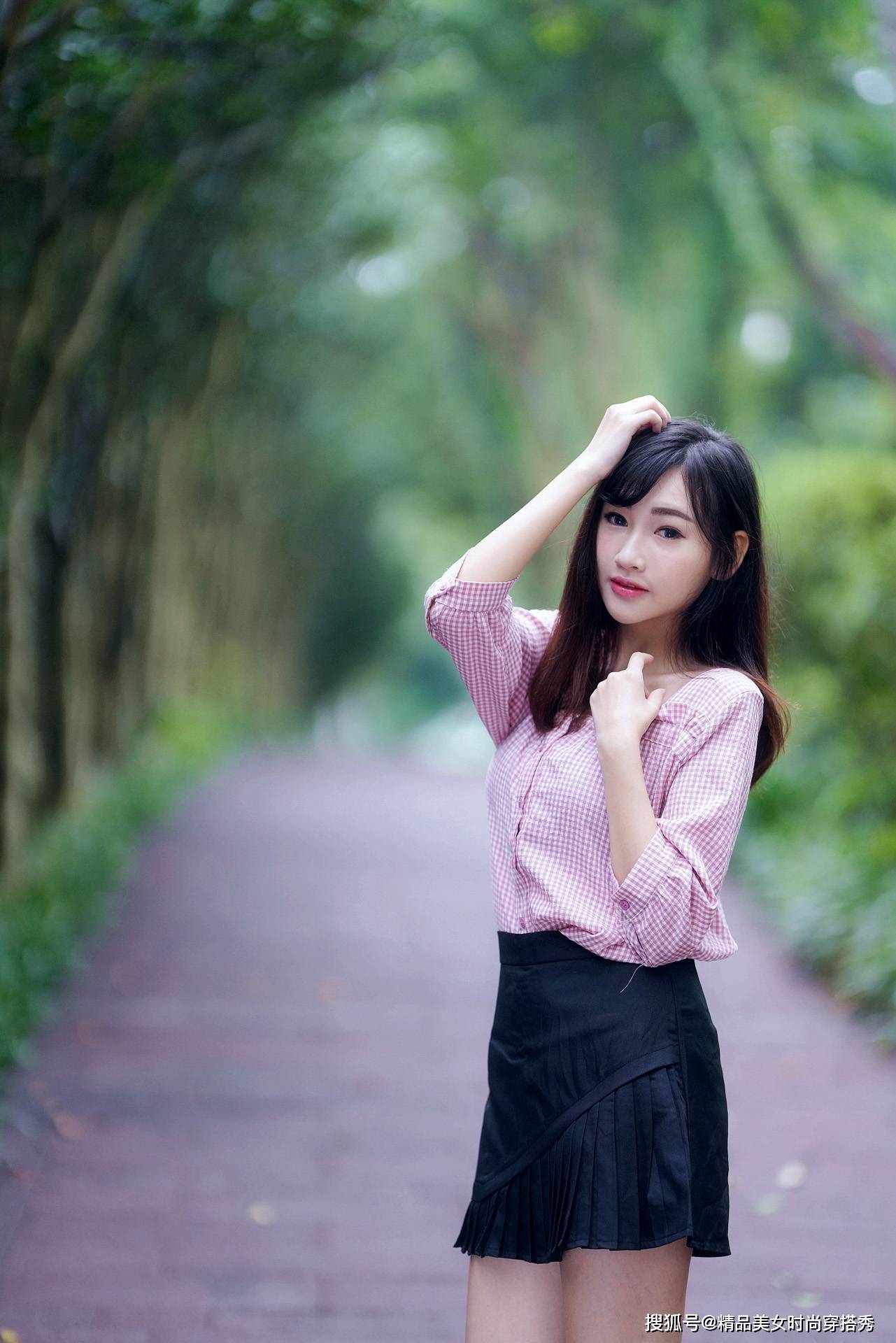 黑色 优雅从容的穿搭让小姐姐可以更加自信地应对任何场合