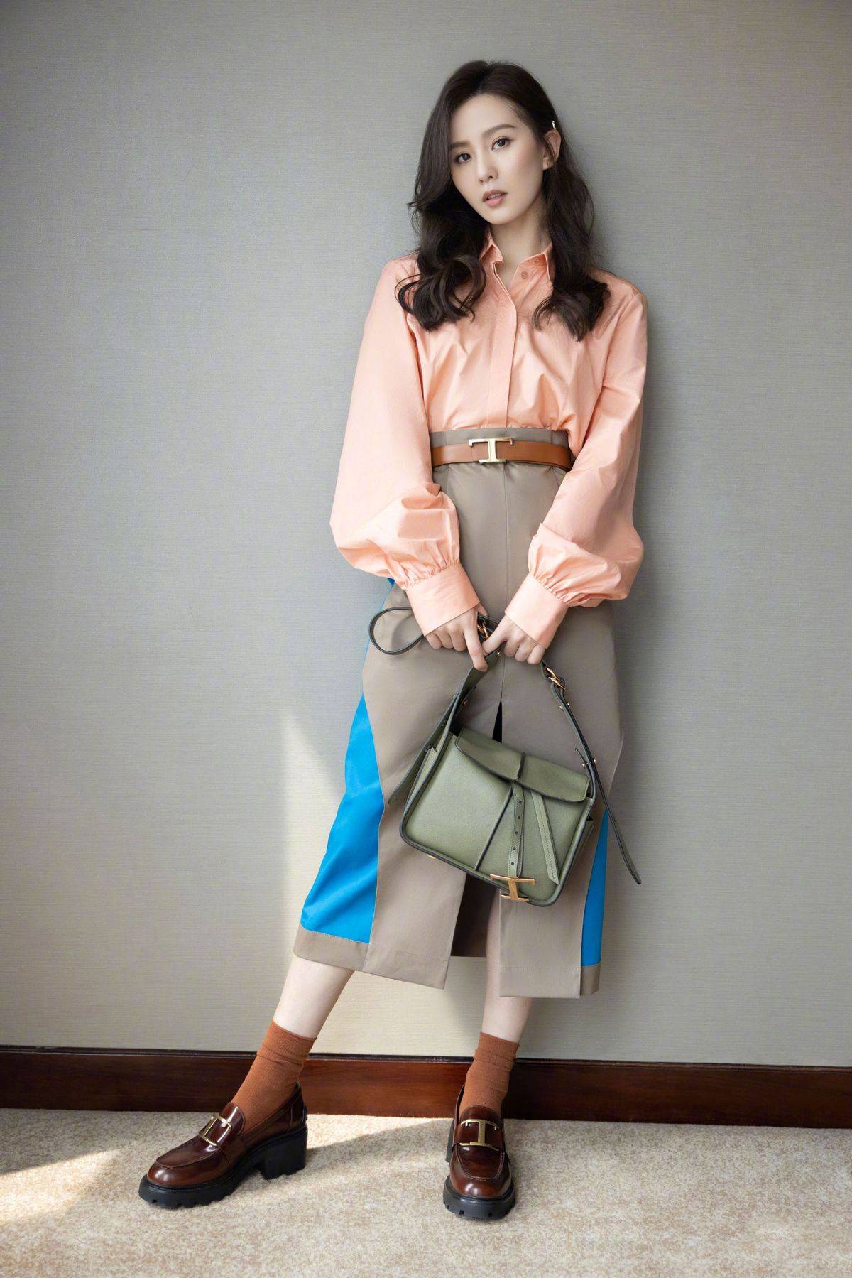 档次 刘诗诗气质真不错，小白裙造型看着“档次高”，吴奇隆眼光果然好