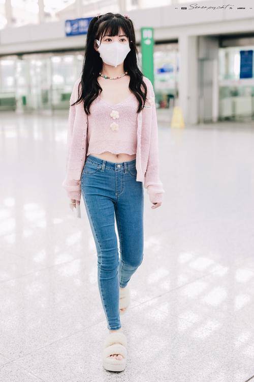 套装 穿好粉色让你一秒减龄，热巴虞书欣爱不释手，美到立刻重回18岁了