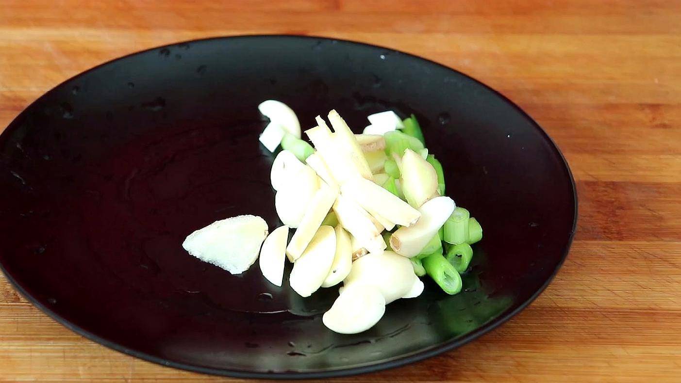 做法|教大家香菇肉片豆腐煲的做法！滑嫩不油腻！汤鲜味美！特别下饭！