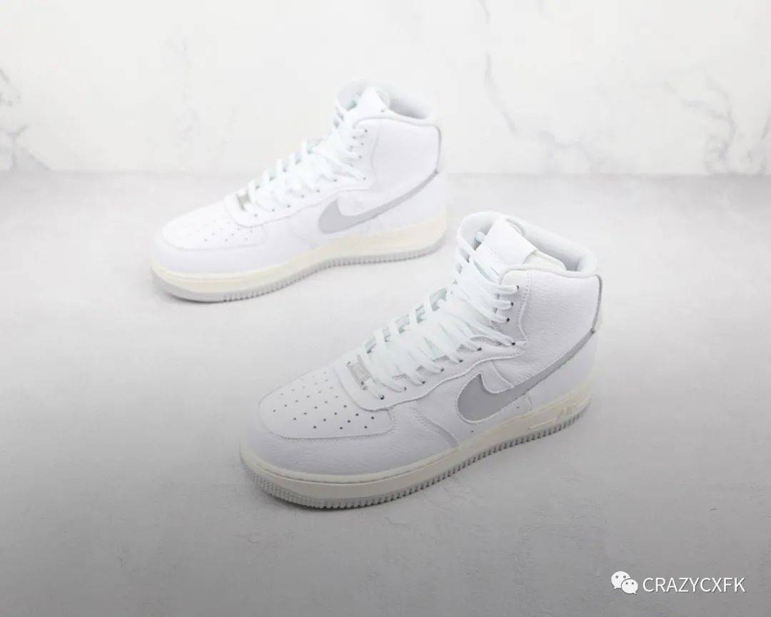 Nike 耐克 Nike Air Force 1 High Strapless 空军一号米白银灰高帮运动鞋