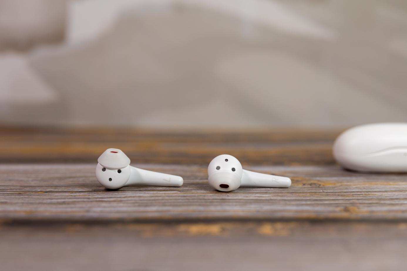 小巧精致，日夜随行，1MORE舒适豆升级版 ComfoBuds 2耳机评测