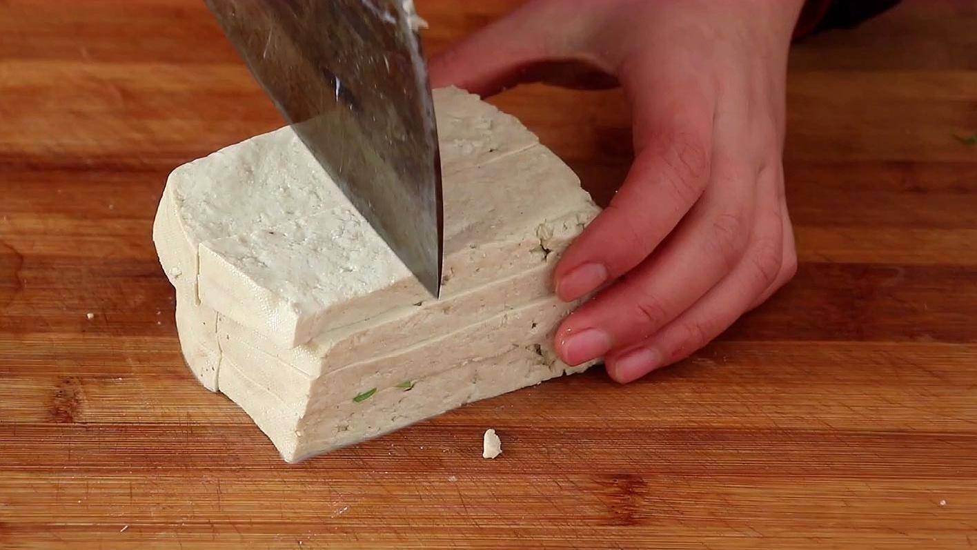 做法|教大家香菇肉片豆腐煲的做法！滑嫩不油腻！汤鲜味美！特别下饭！