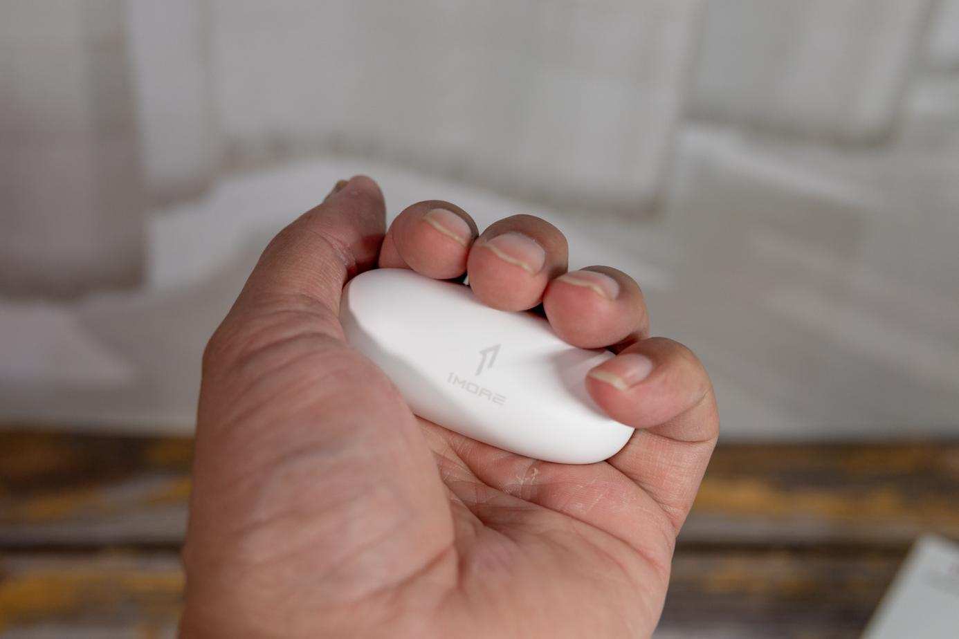 小巧精致，日夜随行，1MORE舒适豆升级版 ComfoBuds 2耳机评测