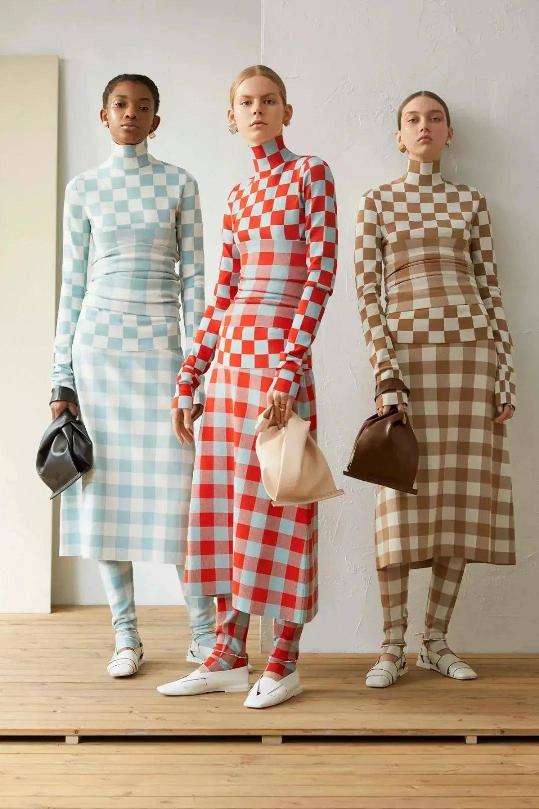 白女士 时尚圈都要被它“格式化”？女明星大型撞衫现场！