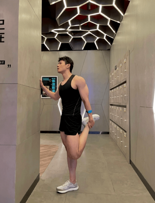 清华大学走出来的肌肉型男,有颜有料有身材,撸铁锻造一身腱子肉!