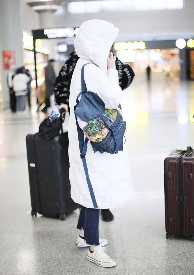卫衣 张含韵怎么瘦这么多?身材好素颜也不怕,31岁还是“初恋脸”