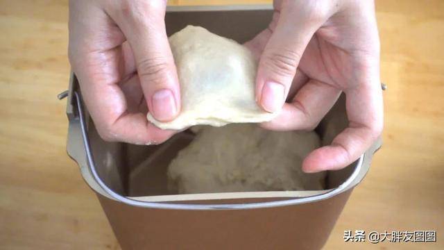 面包|软到不知所措，面包松软可口的秘诀是？