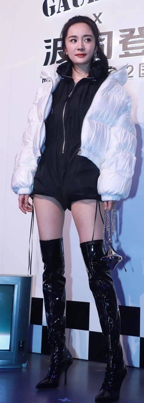 杨幂 这么多年过去了，杨幂的下衣失踪依旧看不腻啊！