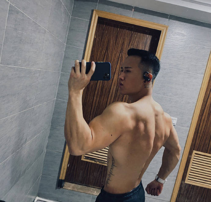 身高不夠肌肉來湊，腹肌漂亮胸肌有型，健壯的貼身私教痞帥迷人！ 健身減肥達人 第5张