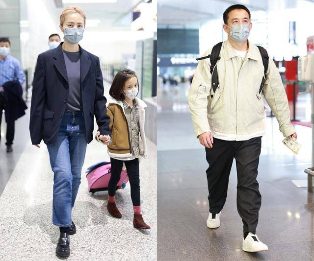 直管 黄磊夫妇品位变了，孙莉染金发显“老气”，二女儿颜值倒是很惊艳