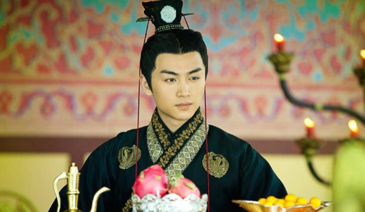 剧情|突围：陈晓上线一集后，就给全剧带来了第一个泪点，剧情步入正轨