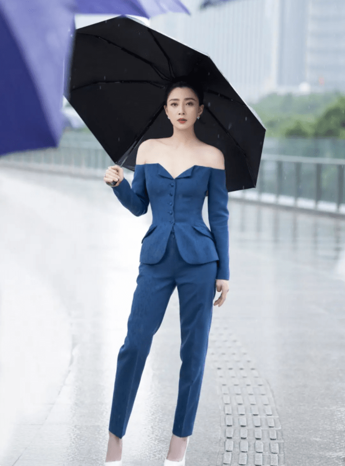 殷桃 实力派女演员殷桃,40岁后,少女感更加明显了