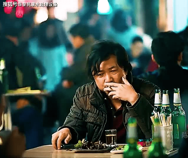 中年人的心酸哥抽的不是煙是人生的侷限