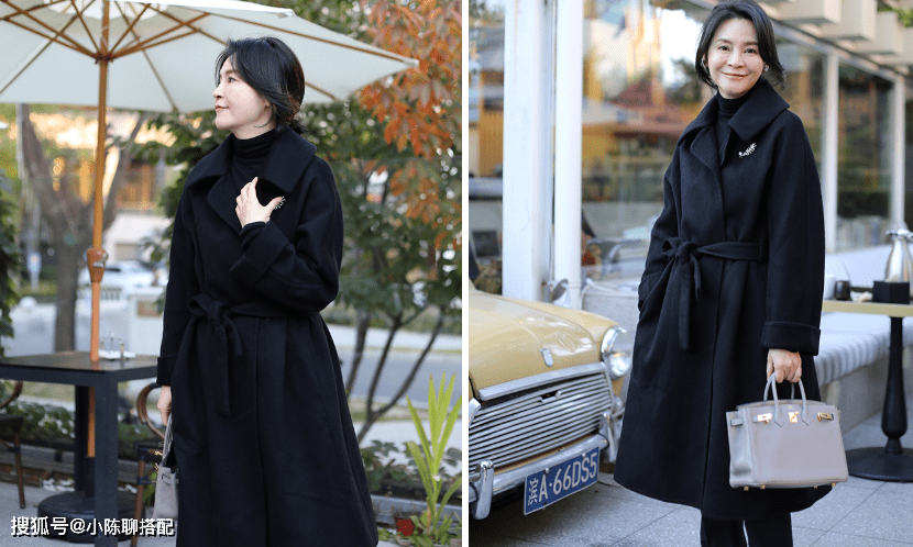 显得 这才是50岁女人该有的大衣打扮，保暖又高级，妈妈们可以照着穿