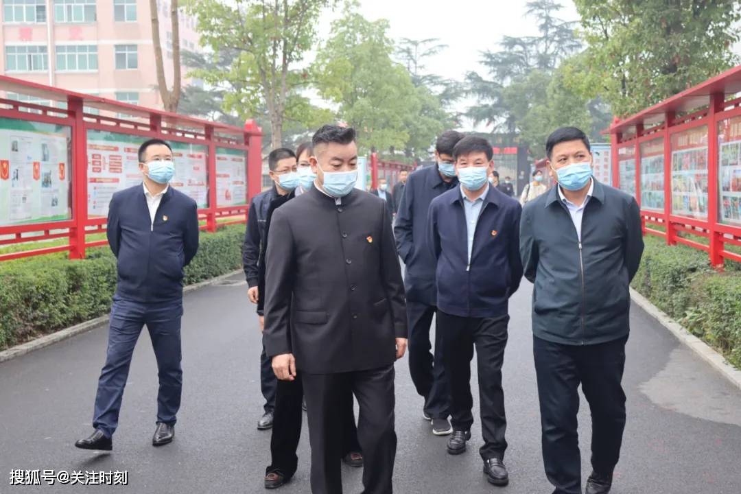 上午,湖南省教育厅副厅长王玉清一行,益阳市人民政府副厅级领导喻国良