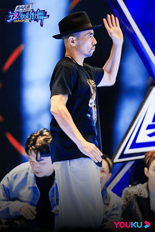 总决赛|《这!就是街舞》第四季总决赛终极狂欢落幕 王一博蝉联冠军队长!