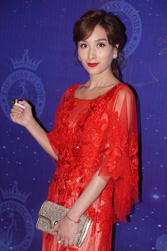 身材 杨恭如难逃“老年瘦”,清瘦身材撑不起红裙,美貌还在但气质减分
