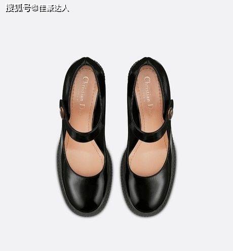 刺绣 赵丽颖倾情演绎活泼鲜明的色彩 展现灵动魅力