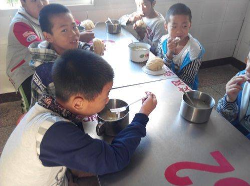 食品|4种早餐易伤胃!儿科医生:很多家长天天做,别再这样给孩子吃了