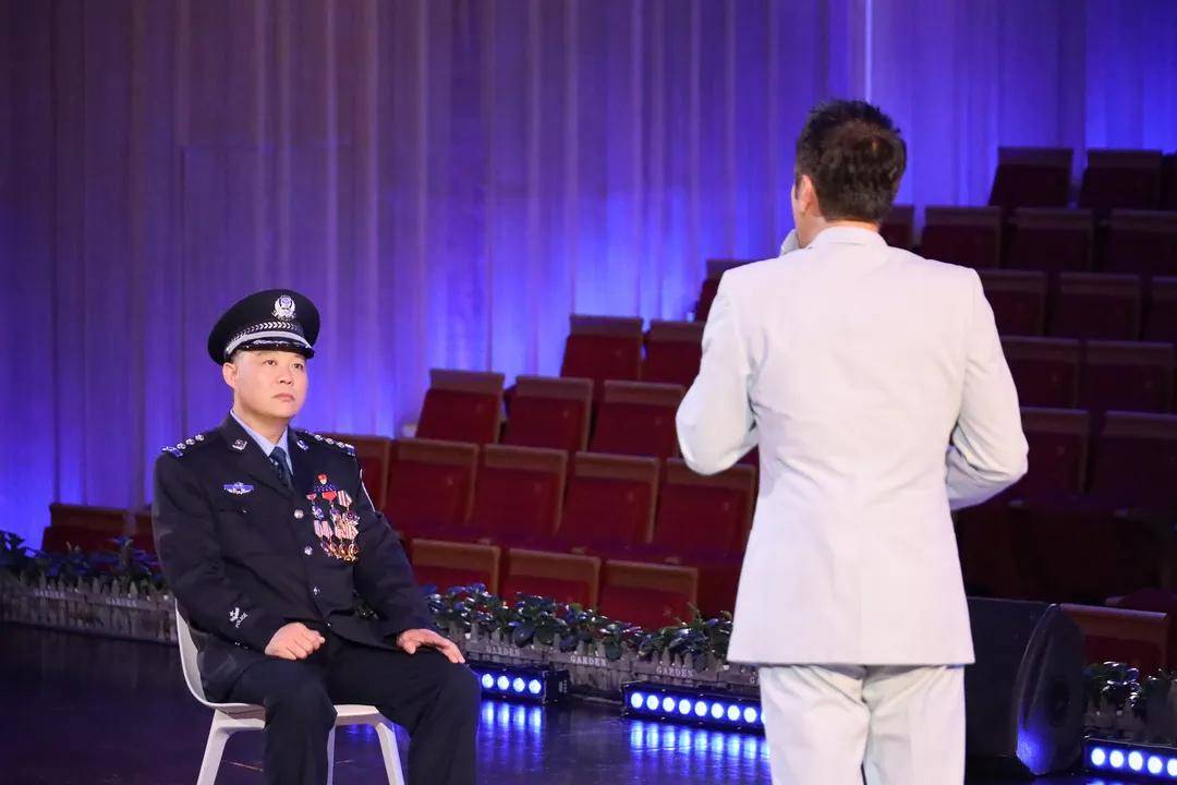 67向你致敬今晚讲述扫黑风暴幕后故事蔡国庆献唱扫黑先锋王德胜感动