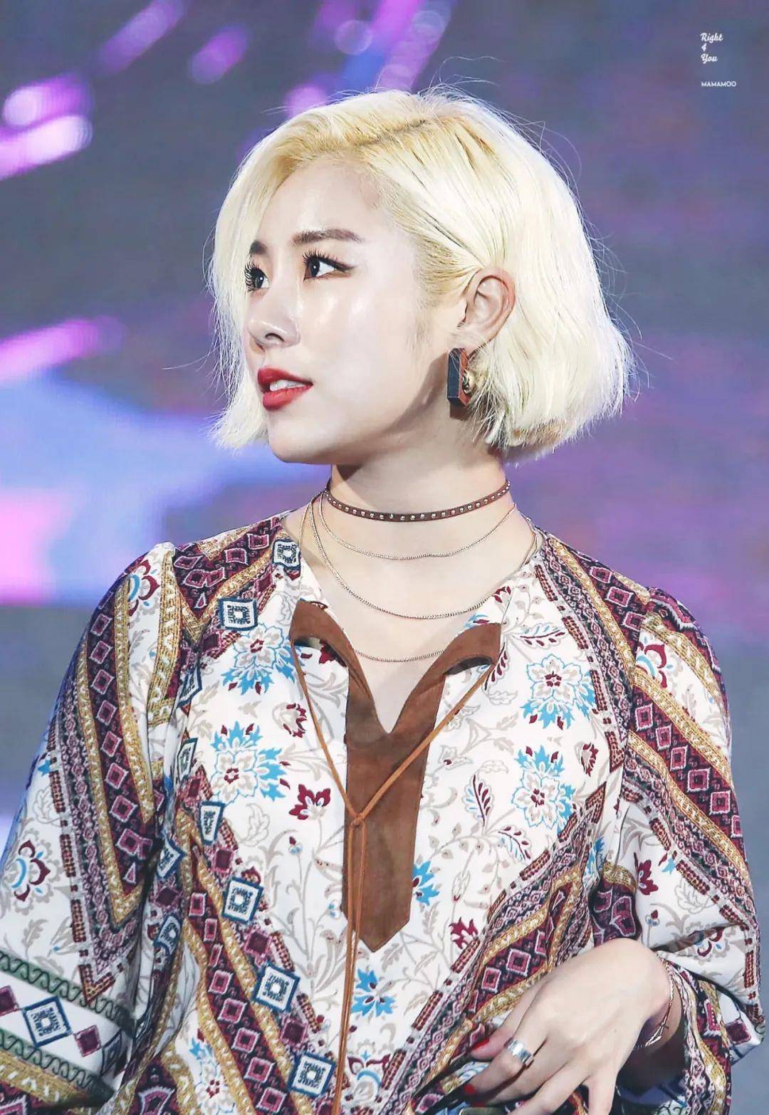 金发抄袭Lisa“太妹头”的佟丽娅一夜刷爆几亿播放量？内娱女爱豆都看跪了！