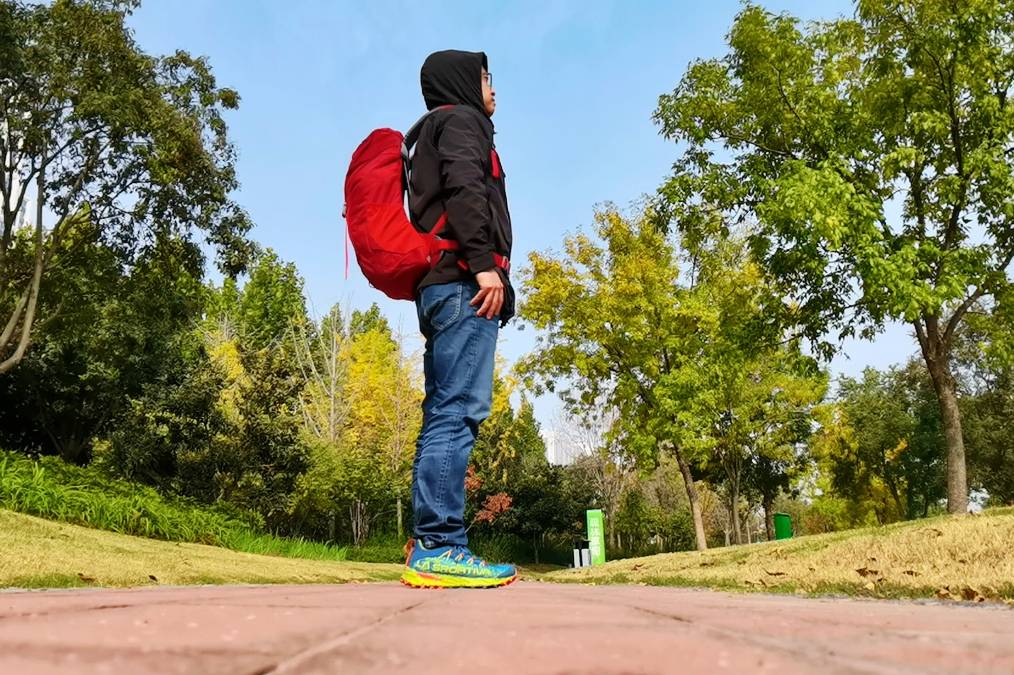 设计 踏秋而行，稳定背负，Deuter多特萤火虫AC LITE18L