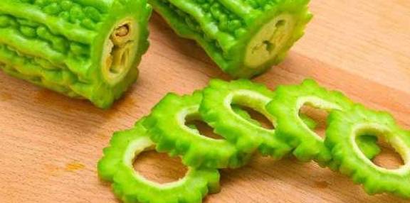 降低|长期打胰岛素有副作用?这4种食物,每天换着吃一些,有助降血糖