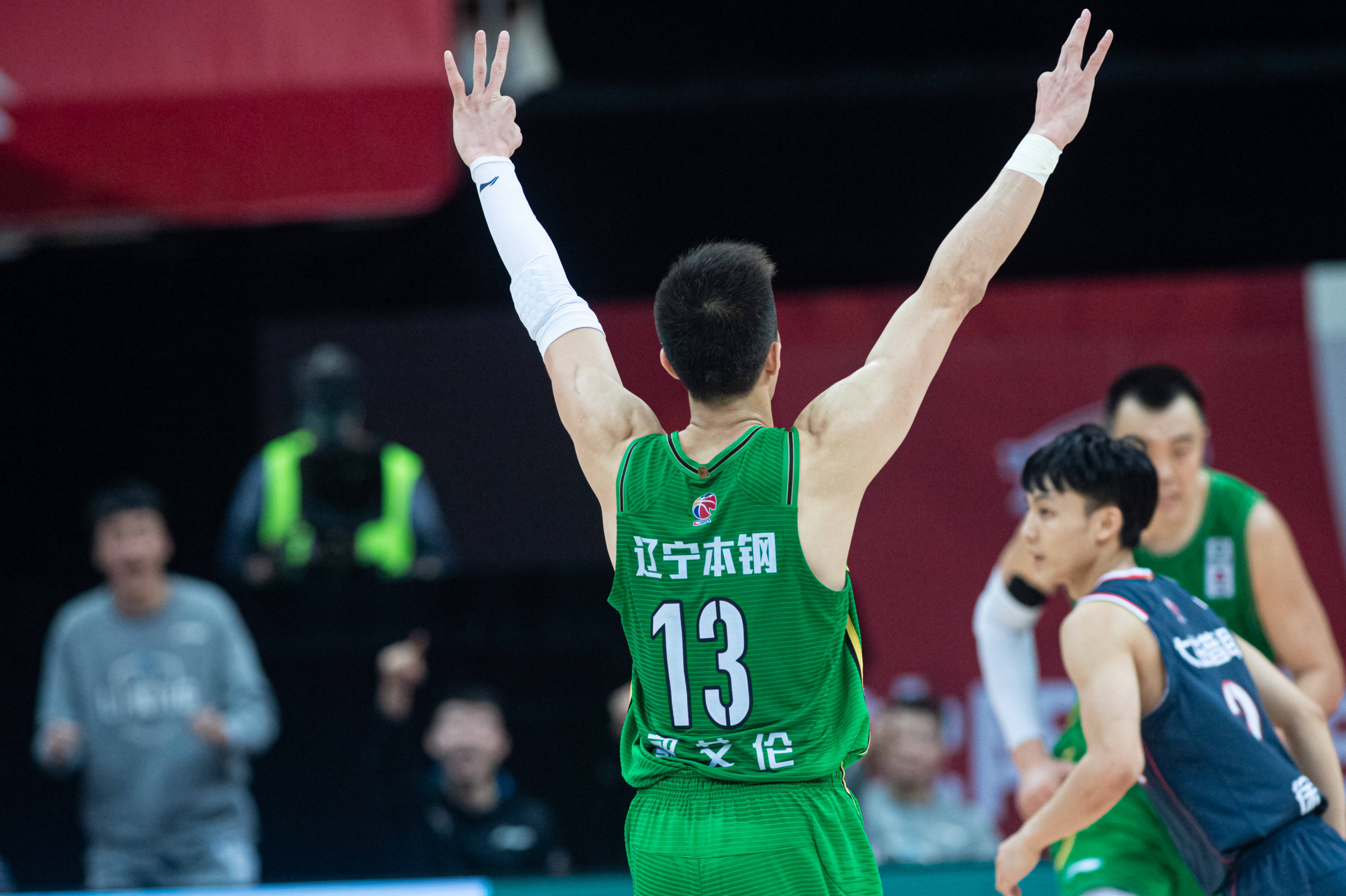 再次竞争mvp,郭艾伦场均31分9.7助攻,成功当选周最佳