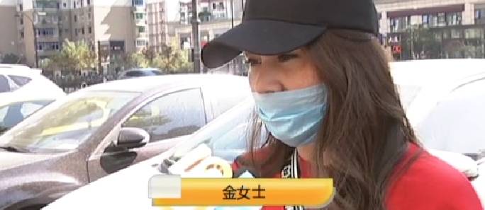 整形女子花4万做整形头顶变秃？怒找媒体曝光，网友列7项“标准”回复
