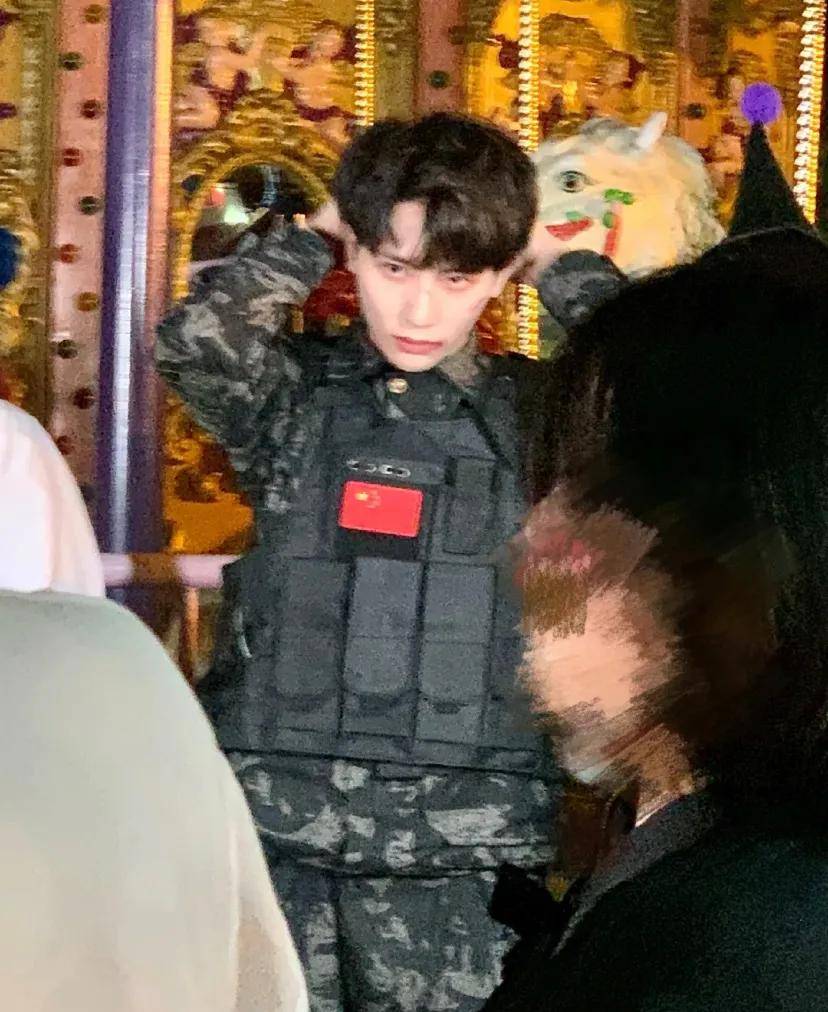 欢乐谷别当鬼了，抓他去出道吧…