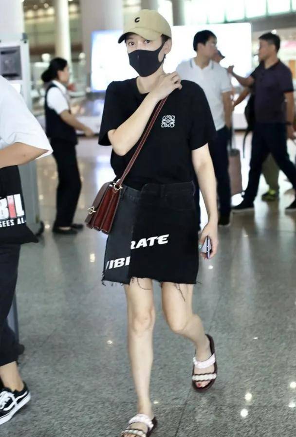 陈乔恩 陈乔恩165身材太惊艳,穿条纹衬衫配高腰阔腿裤,气场不输超模