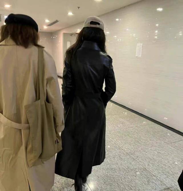 亮点 Baby最新女团风造型真绝！两套穿搭超接地气，穿黑皮衣更变帅气