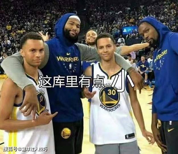 湖人|路人撞脸NBA球星：湖人赛场出现2个詹姆斯，东契奇球迷逗笑本尊