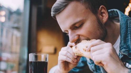 肾脏|糖尿病前期有征兆，当身体有这些症状时，小心糖尿病侵袭！