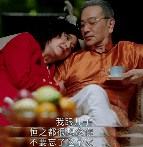 角色|《星辰大海》配角来头不小：认出了伪装者的间谍孤狼，没认出黄蓉