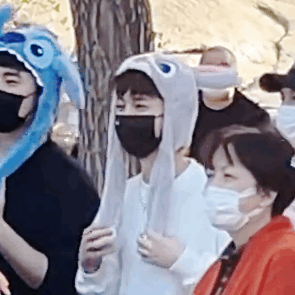 邓超|陈赫晒迪士尼一日游，和邓超鹿晗搞怪摆拍，小花带安安开心的游玩