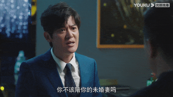 父亲|父母双亡、辍学、被卖、被骚扰……她的逆袭路究竟有多精彩？