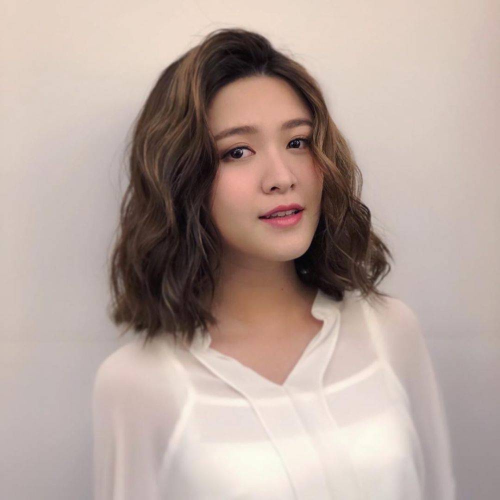 亮点|泳衣上阵大秀事业线，TVB人气小花腰间肥肉成亮点，被吐槽有失美感