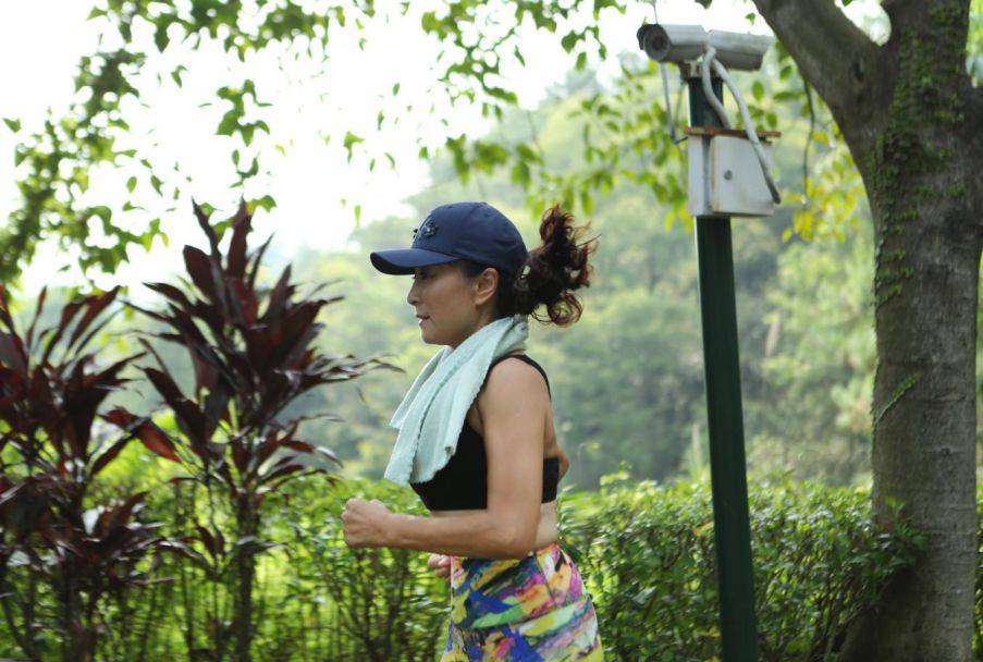 年华|游走世界的退休生活,用一瓶红酒记录