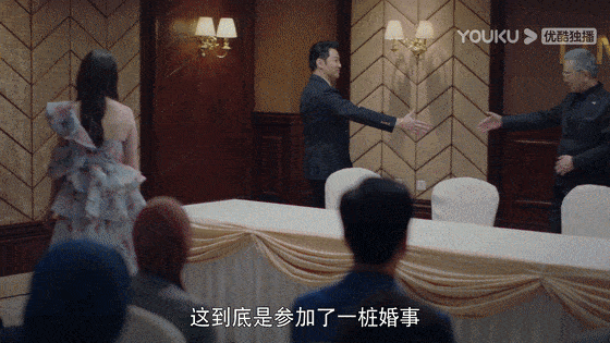 父亲|父母双亡、辍学、被卖、被骚扰……她的逆袭路究竟有多精彩？