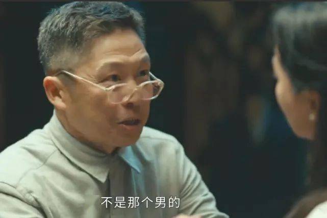 角色|《星辰大海》配角来头不小：认出了伪装者的间谍孤狼，没认出黄蓉